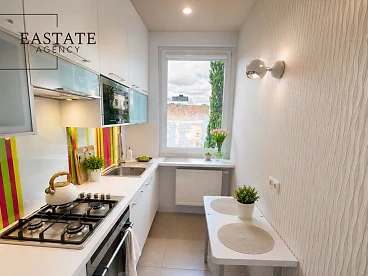2-pokojowy apartament 48 m² z balkonem przy Metro Centrum - miniatura 6
