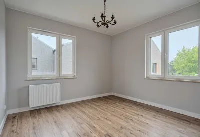 Dom szeregowy 132 m² z ogrodem na zamkniętym osiedlu, Gdańsk Ujeścisko - miniatura 4