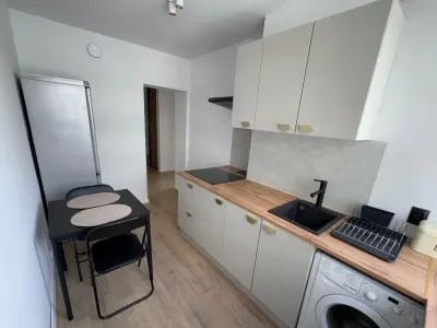Dwupokojowe mieszkanie 55 m² z balkonem i windą – Gdynia Działki Leśne - miniatura 7