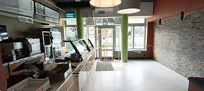 Lokal gastronomiczny 76 m2 z witryną i parkingiem Natolin - miniatura 2