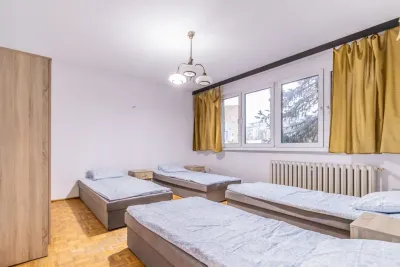 4-osobowy pokój na wynajem w Gdańsku Zaspie, ul. Janusza Korczaka - miniatura 2