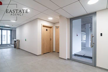 Obiekt biurowo-usługowy 3980 m² z parkingiem – Gdańsk Żabianka - miniatura 8