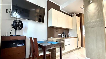 Elegancki 2-pokojowy apartament przy Krakowskim Przedmieściu w Warszawie - miniatura 2