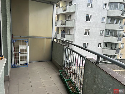 Studio 38 m² po remoncie z balkonem – Powstańców Śląskich, Warszawa - miniatura 8