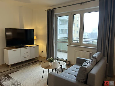 Studio 38 m² po remoncie z balkonem – Powstańców Śląskich, Warszawa - miniatura 4