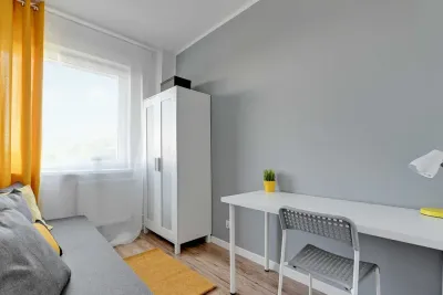 Pokoje do wynajęcia, Gdańsk Zaspa Pilotów 16, Wi-Fi - miniatura 1