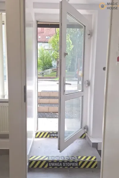 Lokal usługowy 60 m² z parkingiem w Gdyni Grabówku, ul. Kalksztajnów - miniatura 10