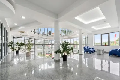 Powierzchnia handlowo-usługowa 100 m² przy Alei Krakowskiej - miniatura 3