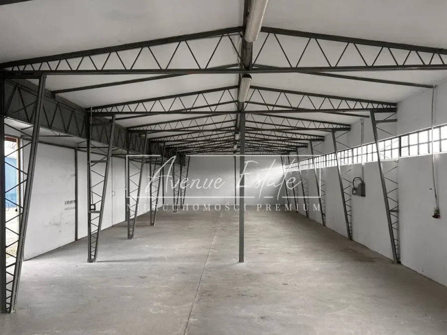Magazyn 201 m² na Żeraniu, teren ogrodzony i parking - zdjęcie 1