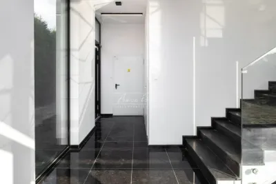 Nowy obiekt biurowo-magazynowy 320 m² na Ursynowie, Pyry - miniatura 8