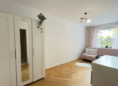 Umeblowany pokój jednoosobowy przy ul. Bobrowej 7 w Gdańsku - miniatura 2