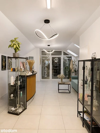 Studio fryzjerskie 95 m² w centrum handlowym, Bojano - miniatura 1