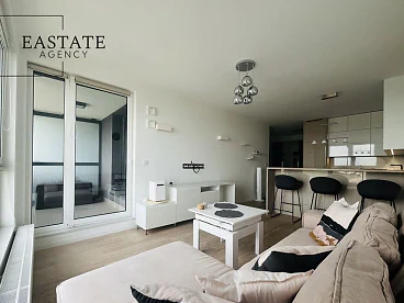 Warszawa, Gocławek – 2-pokojowy apartament z loggią i 2 miejscami parkingowymi - miniatura 1