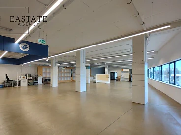 Lokal użytkowy 667 m² z witryną i parkingiem | Warszawa Zacisze - miniatura 1