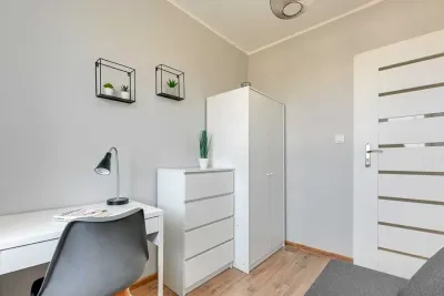 Pokoje na wynajem przy SKM Gdańsk Żabianka, Rybacka - miniatura 8
