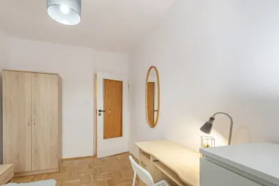 Pokój jednoosobowy przy ul. Budapesztańskiej 6D w Gdańsku - miniatura 2