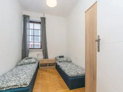 Dom dla pracowników Gdańsk Chełm, ul. Biegańskiego, 500 m² - miniatura 5