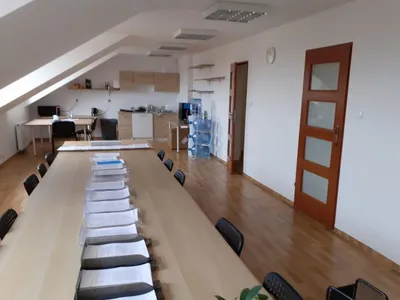 Oferta najmu powierzchni biurowej o powierzchni 130 m² - miniatura 1
