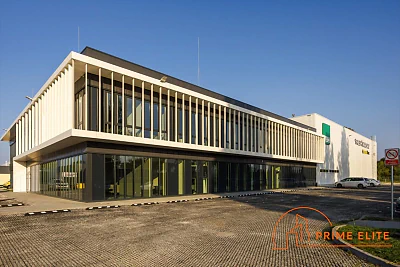Hala magazynowa 2700 m² z biurem, ogrzewaniem i blisko S8 – Targówek - miniatura 2