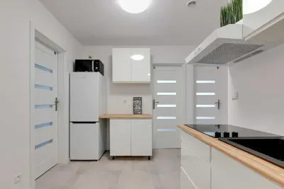 Pokój 11 m² z balkonem przy SKM, Pilotów 20, Gdańsk - miniatura 6