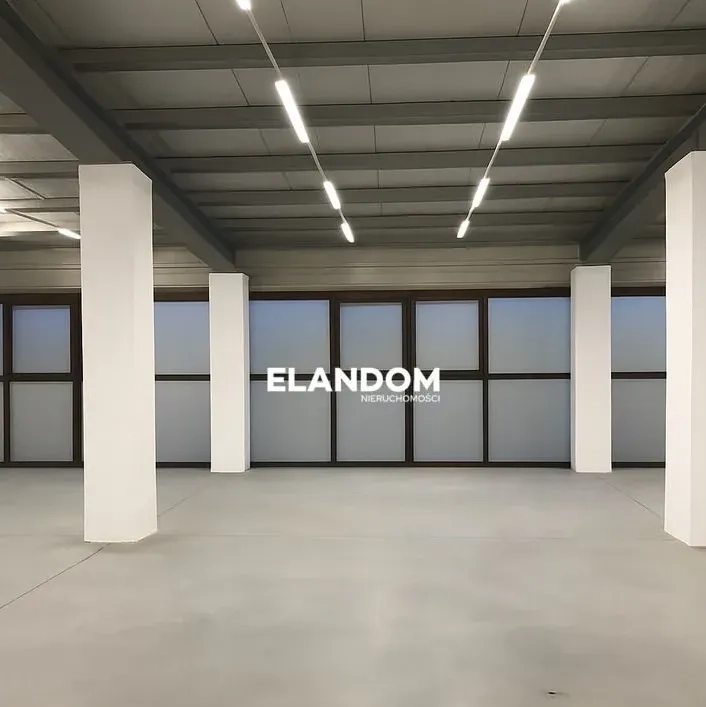 Nowoczesny lokal użytkowy 266 m² w Marysinie Wawerskim z parkingiem - zdjęcie 1