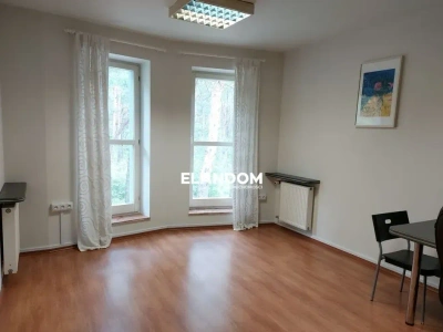 Lokal biurowy 32 m² do podnajęcia w Józefowie – cisza i zieleń - miniatura 2