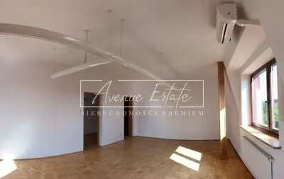 Magazyn z biurami 400 m² po modernizacji na Gocławku, Warszawa - miniatura 8