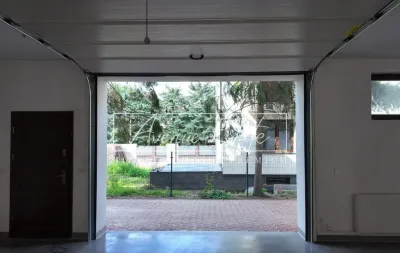 Magazyn z biurami 400 m² po modernizacji na Gocławku, Warszawa - miniatura 5
