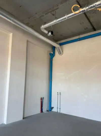 Lokal usługowy 51 m² z witryną – DOKI, centrum Gdańska - miniatura 4