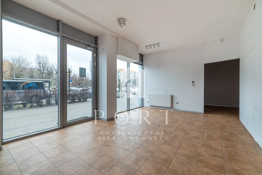 Lokal handlowo-usługowy 43 m² w ciągu handlowym – Gdańsk Zaspa - zdjęcie 1