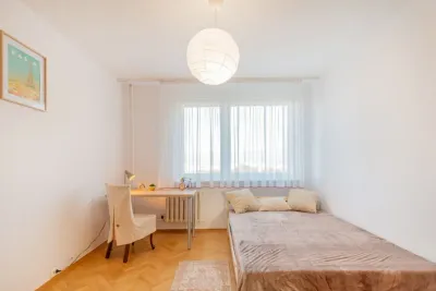 Pokój dwuosobowy przy ul. Startowej 11A w Gdańsku - miniatura 1
