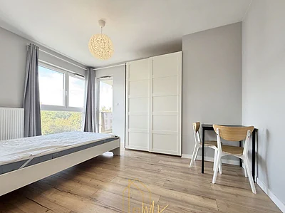 Studio z wydzieloną sypialnią, balkonem i windą - Warszawa Żerań - miniatura 6