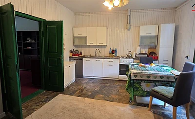 Dom na wynajem w Obórkach z dużą działką i garażem - miniatura 6