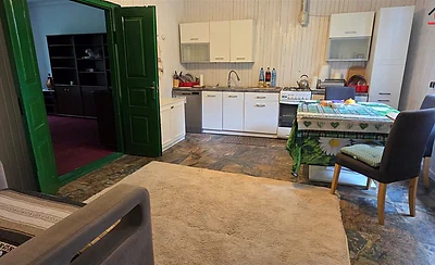 Dom na wynajem w Obórkach z dużą działką i garażem - miniatura 7