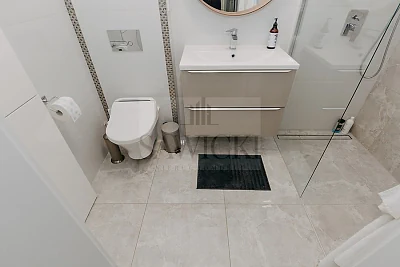 Dwupokojowe mieszkanie 52 m² na wynajem – Wola, Radziwie, balkon, garaż - miniatura 6