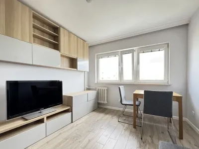 21 m² studio po kapitalnym remoncie, Świętego Bonifacego 1, Warszawa - miniatura 1