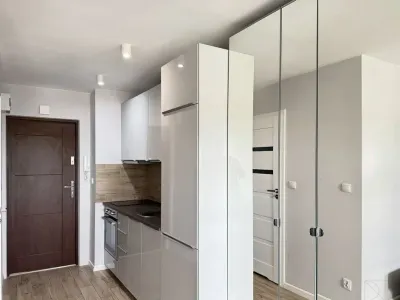 21 m² studio po kapitalnym remoncie, Świętego Bonifacego 1, Warszawa - miniatura 3