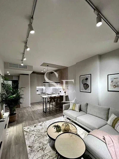 Dwupokojowy apartament 50 m² na Bliskiej Woli z garażem i klimatyzacją - miniatura 1