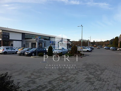 Lokal użytkowy 252 m² w centrum handlowym przy Gdańskiej w Żukowie - miniatura 1