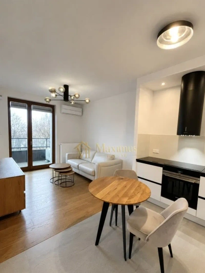 2-pokojowy apartament 35 m² przy al. Solidarności, metro, klimatyzacja - miniatura 2