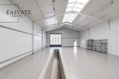 Hala 250 m² z kanałem i bramą TIR w Gościcinie, ul. Fabryczna - miniatura 1