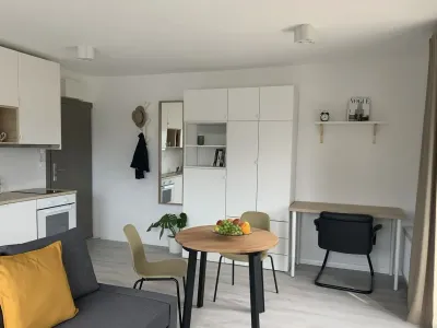 Studio z balkonem na wynajem w dolnym Redłowie, Gdynia - miniatura 9