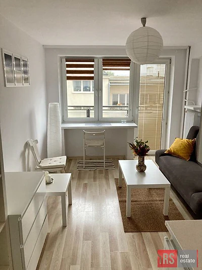 Studio z balkonem na Powiślu, Warszawa – ul. św. Franciszka Salezego - miniatura 1