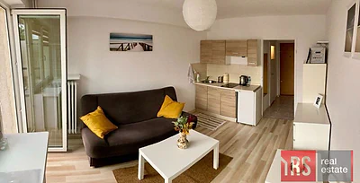 Studio z balkonem na Powiślu, Warszawa – ul. św. Franciszka Salezego - miniatura 2