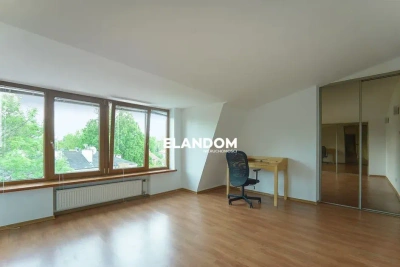 5-pokojowe, dwupoziomowe mieszkanie 136 m² na Saskiej Kępie, Warszawa - miniatura 10