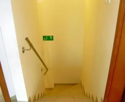 Biuro 150 m² w Gdańsku Przymorze Małe, parter i parking - miniatura 7