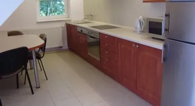 Biuro 150 m² w Gdańsku Przymorze Małe, parter i parking - miniatura 1