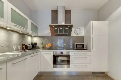 Apartament 70 m² z balkonem, ul. Szafarnia, Gdańsk Starówka - miniatura 3