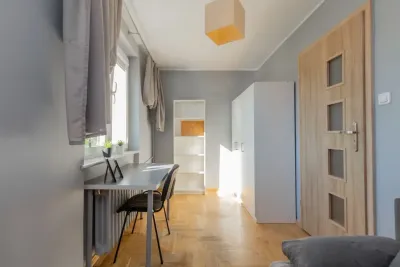 Pokój jednoosobowy nr 3 przy ul. Kołobrzeskiej 39A w Gdańsku - miniatura 2