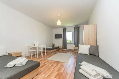 14-osobowe mieszkanie nr B9 w Przejazdowie przy ul. Sosnowej - miniatura 1